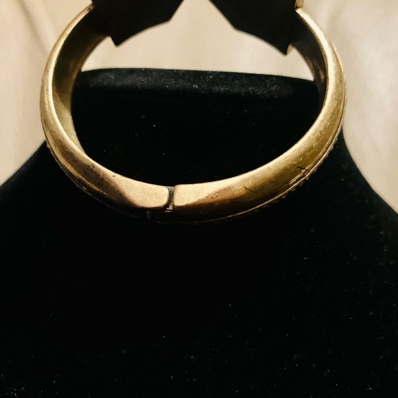 Lucky Brand  Fashion Stone Gold Toned Hinged Small Cuff Bracelet - Picture 4 of 5
